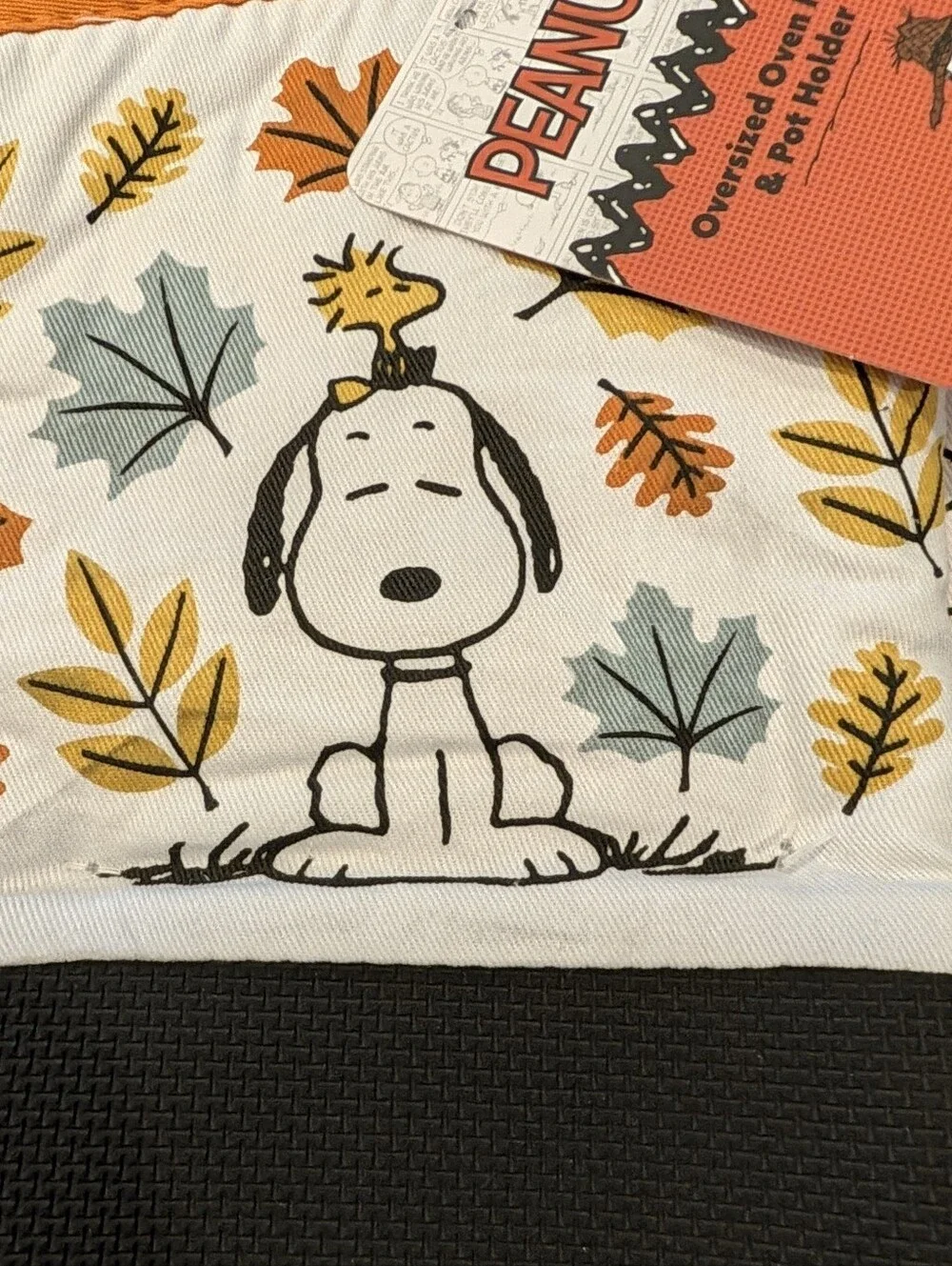 PEANUTS Oversized Oven Mitt Pot Holder Snoopy Woodstock Autumn Fall Foliage NEW